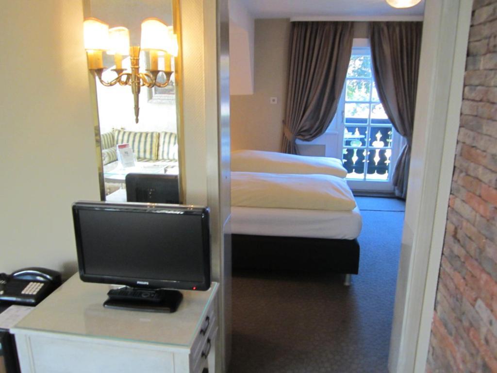 جارمش بارتنكيرشن Hotel Edelweiss Garni الغرفة الصورة