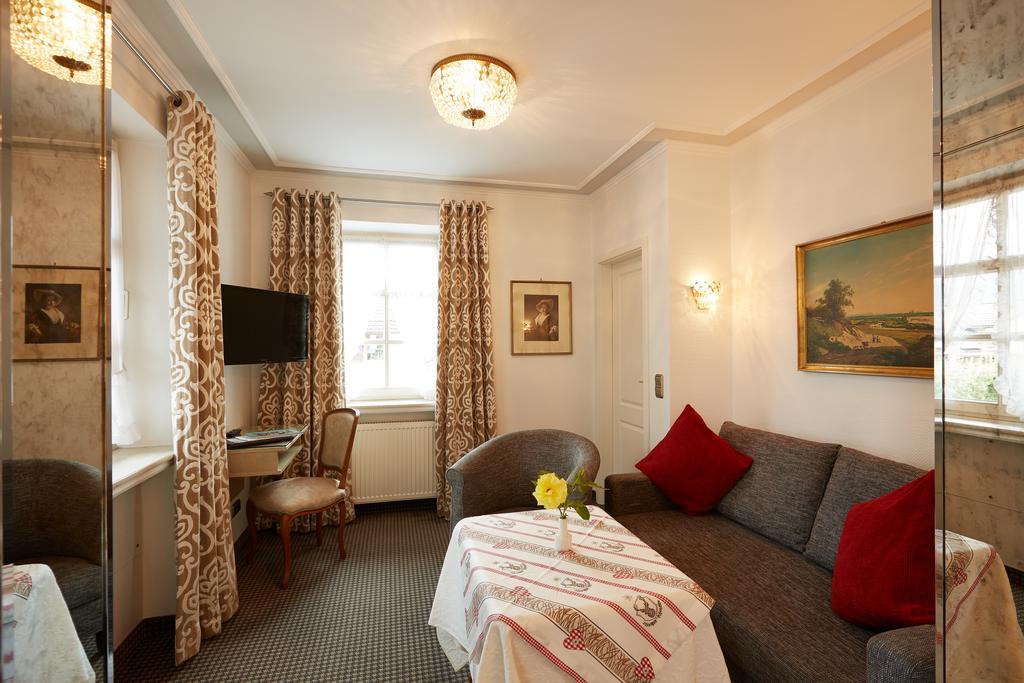 جارمش بارتنكيرشن Hotel Edelweiss Garni المظهر الخارجي الصورة