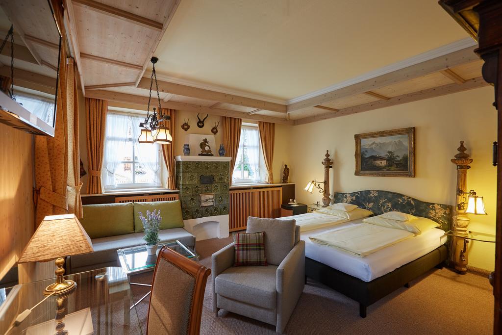 جارمش بارتنكيرشن Hotel Edelweiss Garni المظهر الخارجي الصورة