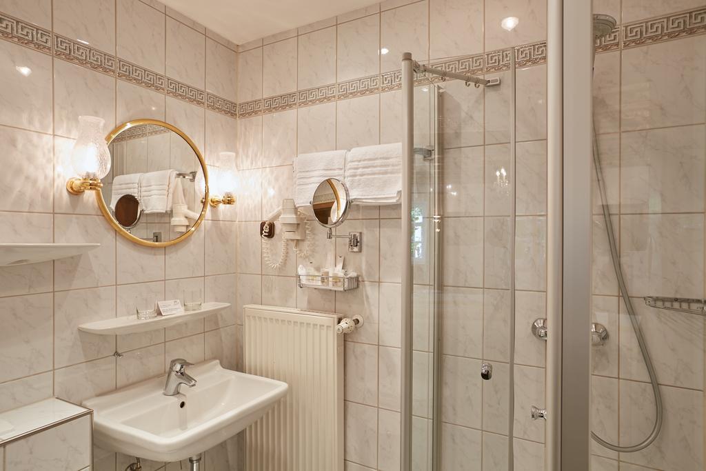 جارمش بارتنكيرشن Hotel Edelweiss Garni المظهر الخارجي الصورة