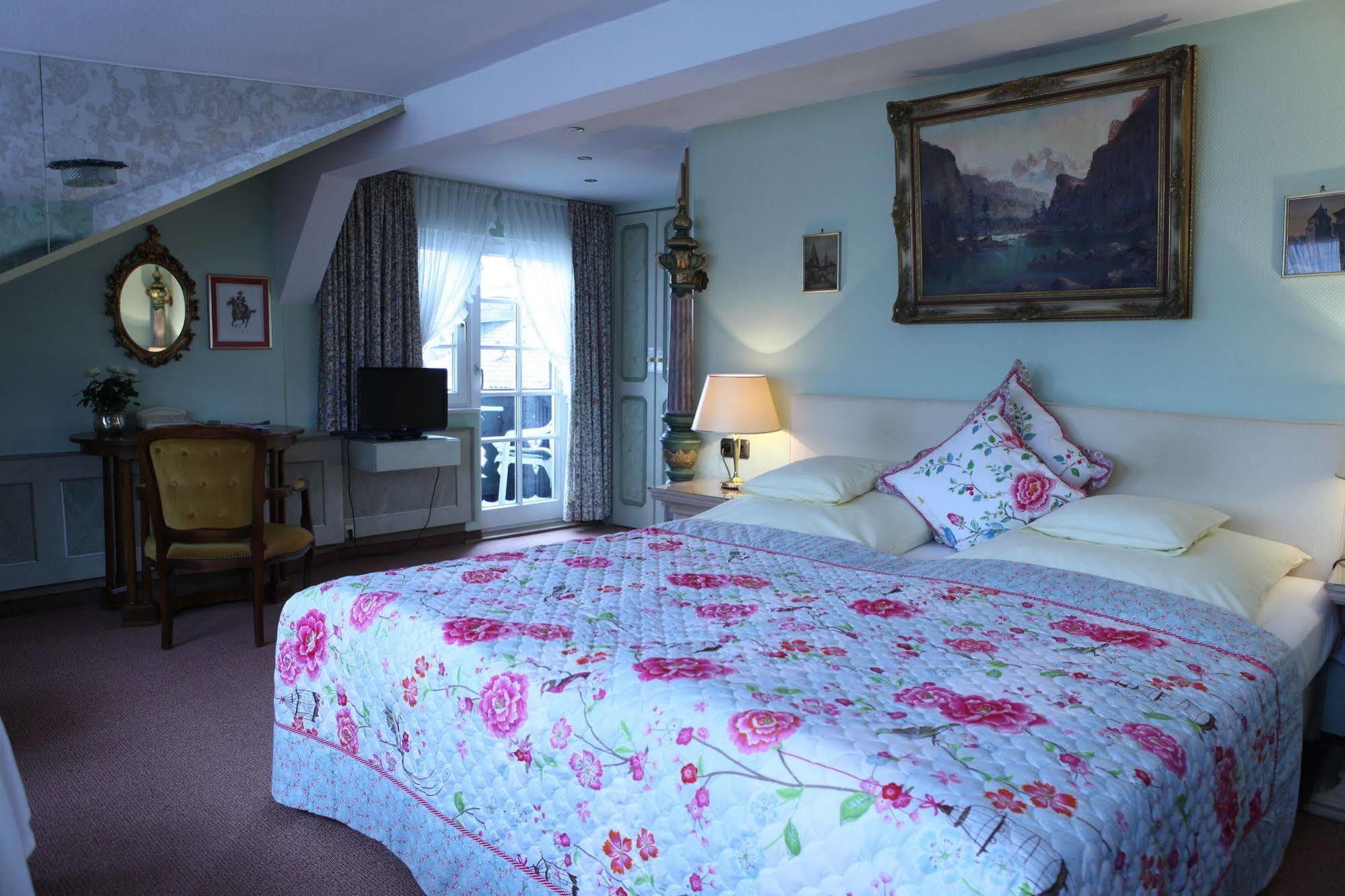 جارمش بارتنكيرشن Hotel Edelweiss Garni المظهر الخارجي الصورة