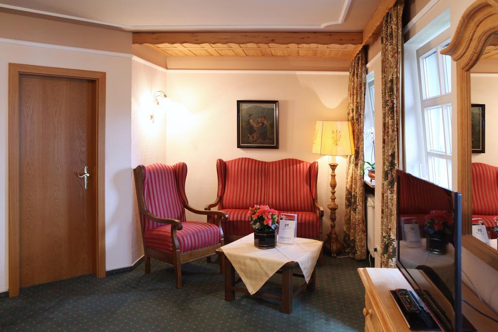 جارمش بارتنكيرشن Hotel Edelweiss Garni الغرفة الصورة