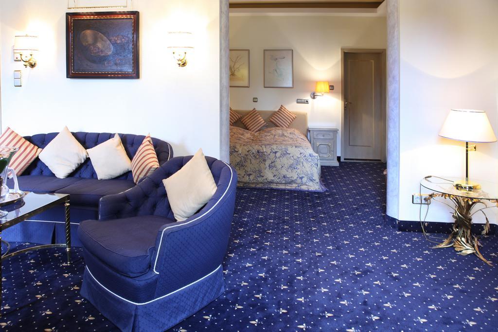 جارمش بارتنكيرشن Hotel Edelweiss Garni الغرفة الصورة